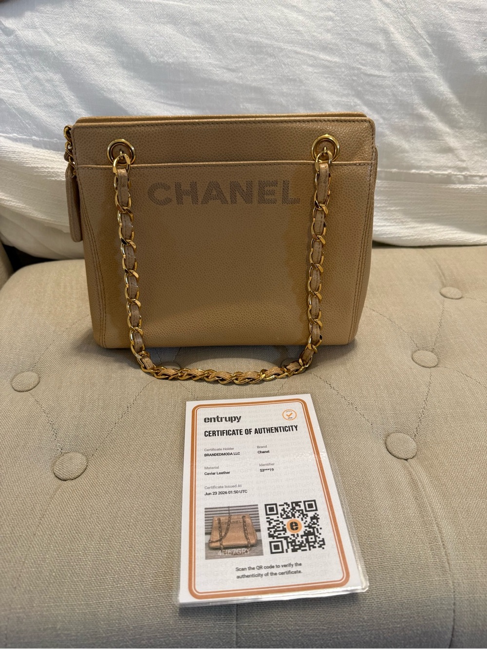 Chanel Vintage Beige shoulder tote with 24k plated gold hardware